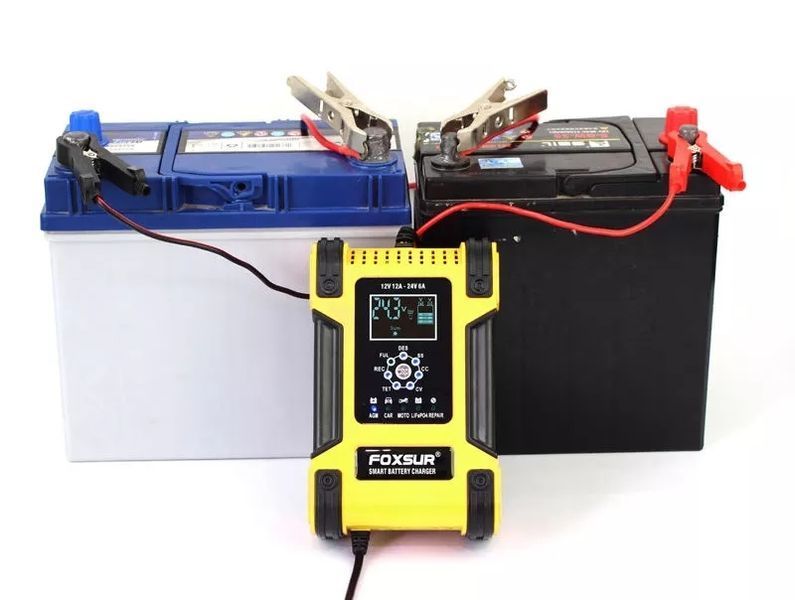 FOXSUR (12V-12А 24V-6А) FBC122412D - импульсное зарядное устройство для автомобильных аккумуляторов 257 фото